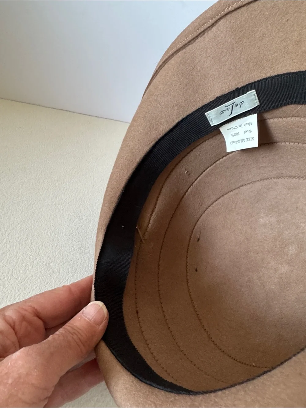 DeLux wool cloche hat